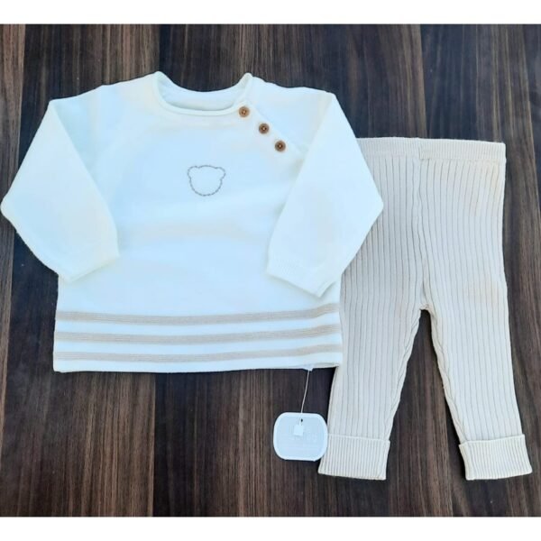 Nutmeg baby 2-piece outfit
