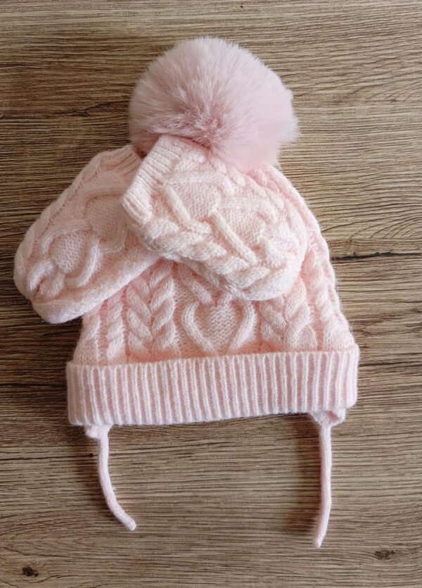 Primark pom hat with mittens (2-4y)