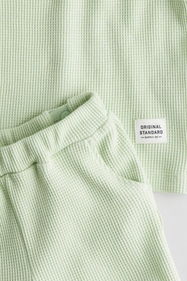 H&M light green 2-piece set - Image 2