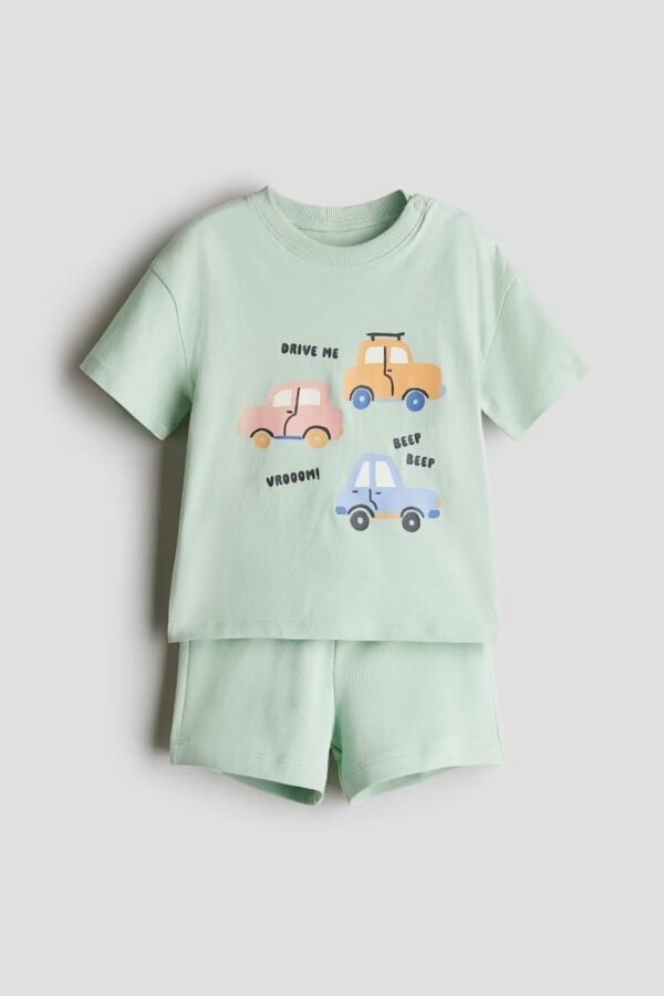 H&M sweatshirt with shorts