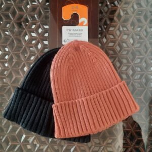 Primark pack of 2 caps (2-4years)