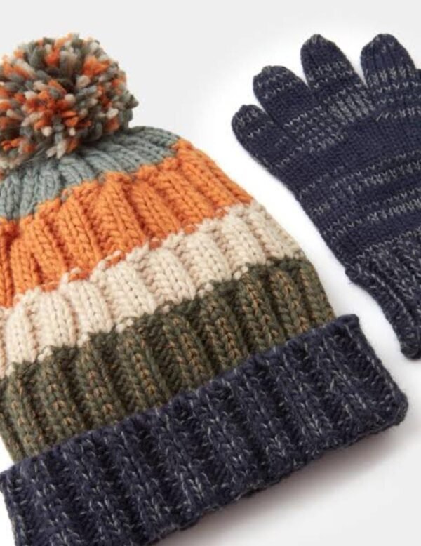 Matalan baby pom hat with gloves (3-6y) - Image 2