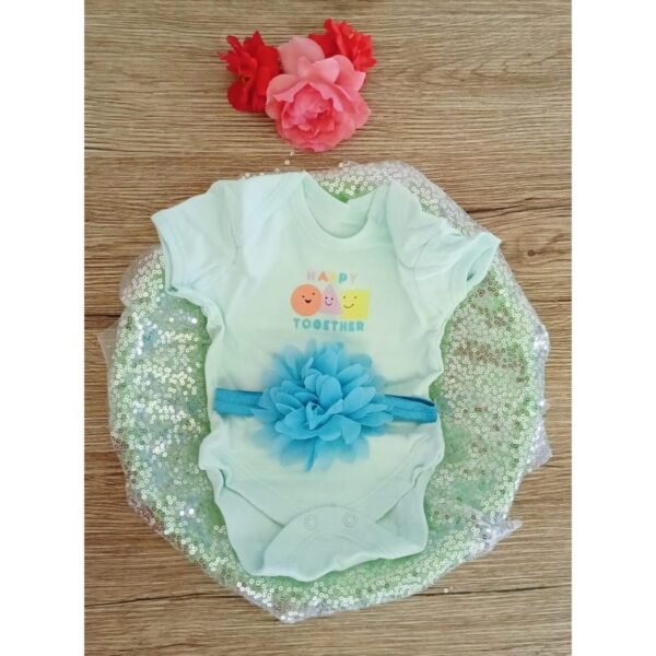 Baby gift basket (Primark bodysuit & A Bow)