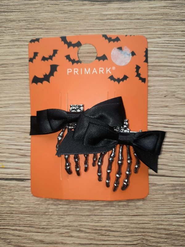 Primark 2 set of skeleton pins